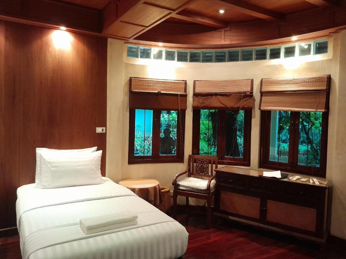 Avara Signature House Hotel Chiang Mai Buitenkant foto